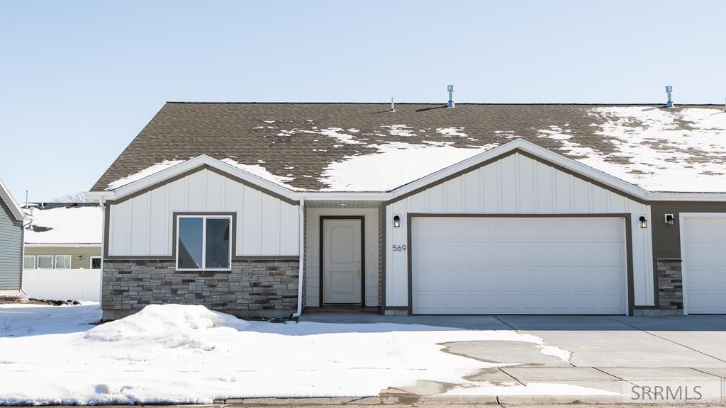 569 Jeanine Drive Property Photo