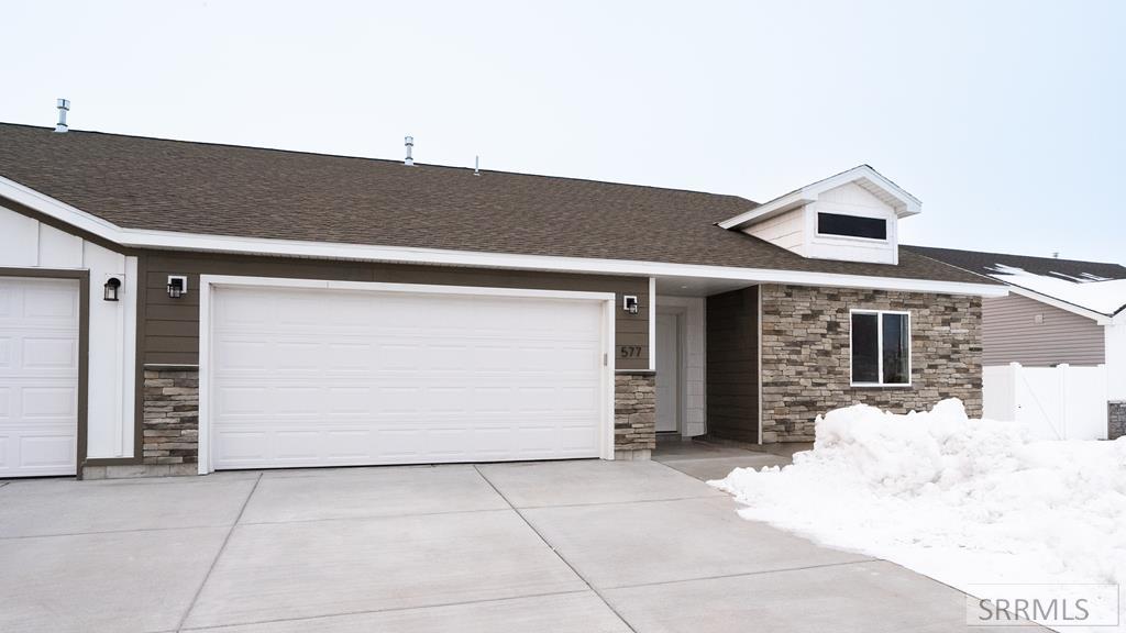 577 Jeanine Drive Property Photo