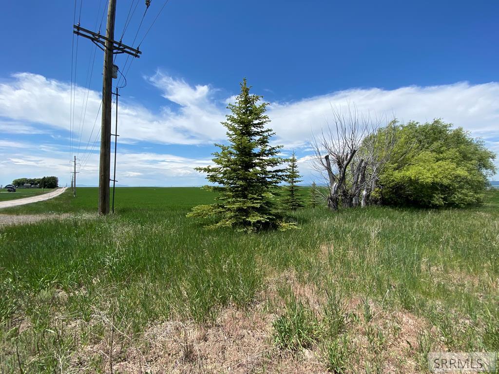 3744 E 800 N Property Photo 16