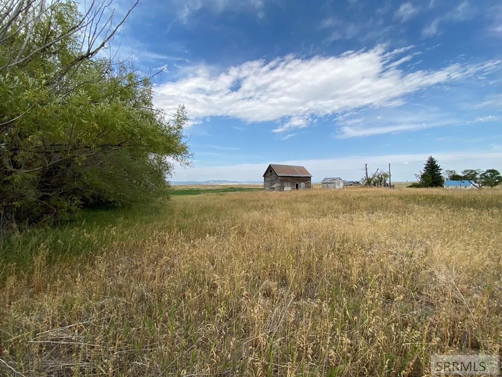 3744 E 800 N Property Photo 18