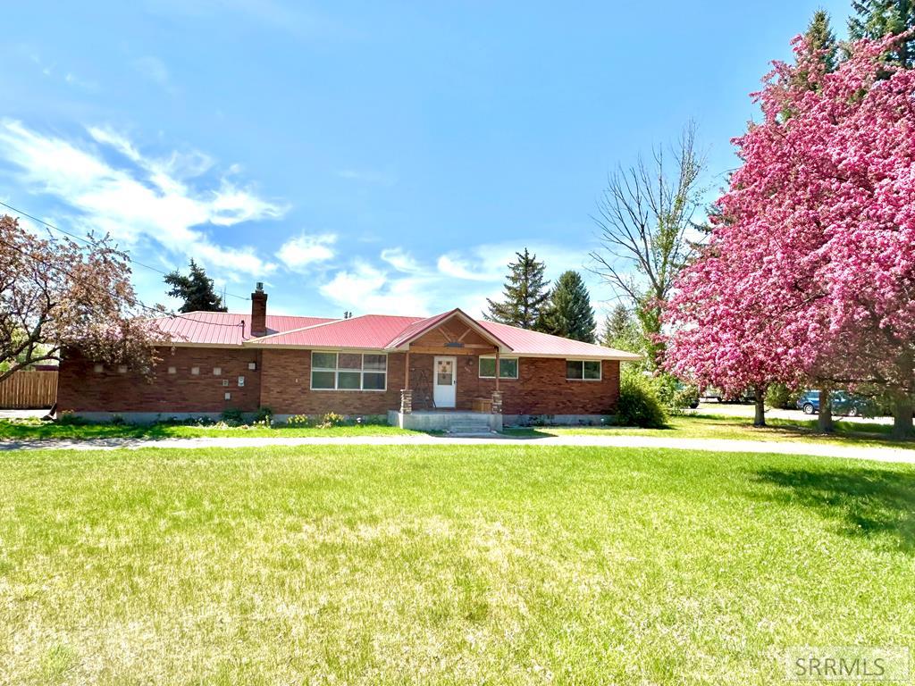 4316 E 107 N Property Photo 1