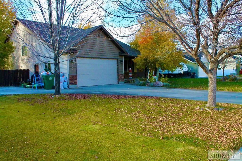 1941 N Oakbrook Road Property Photo