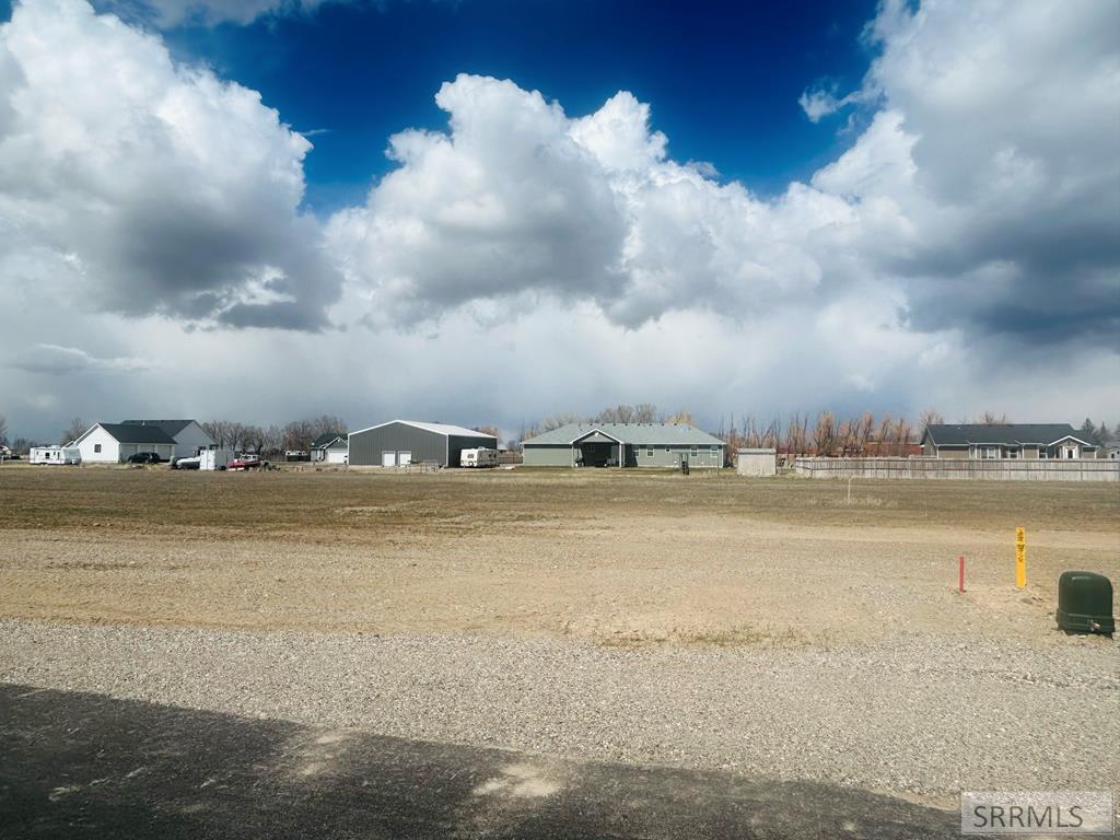 L9 B2 200 E Property Photo 1
