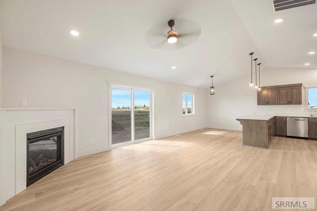 39 White Pine Lane Property Photo 7