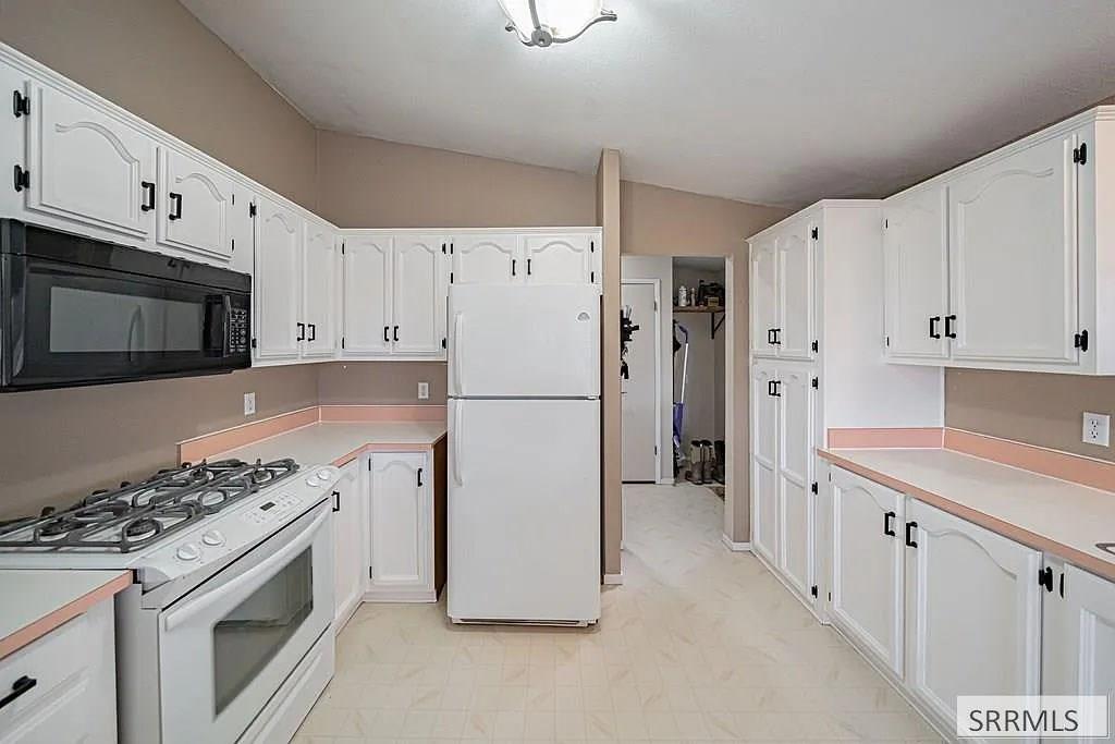 1676 W 700 N Property Photo 32