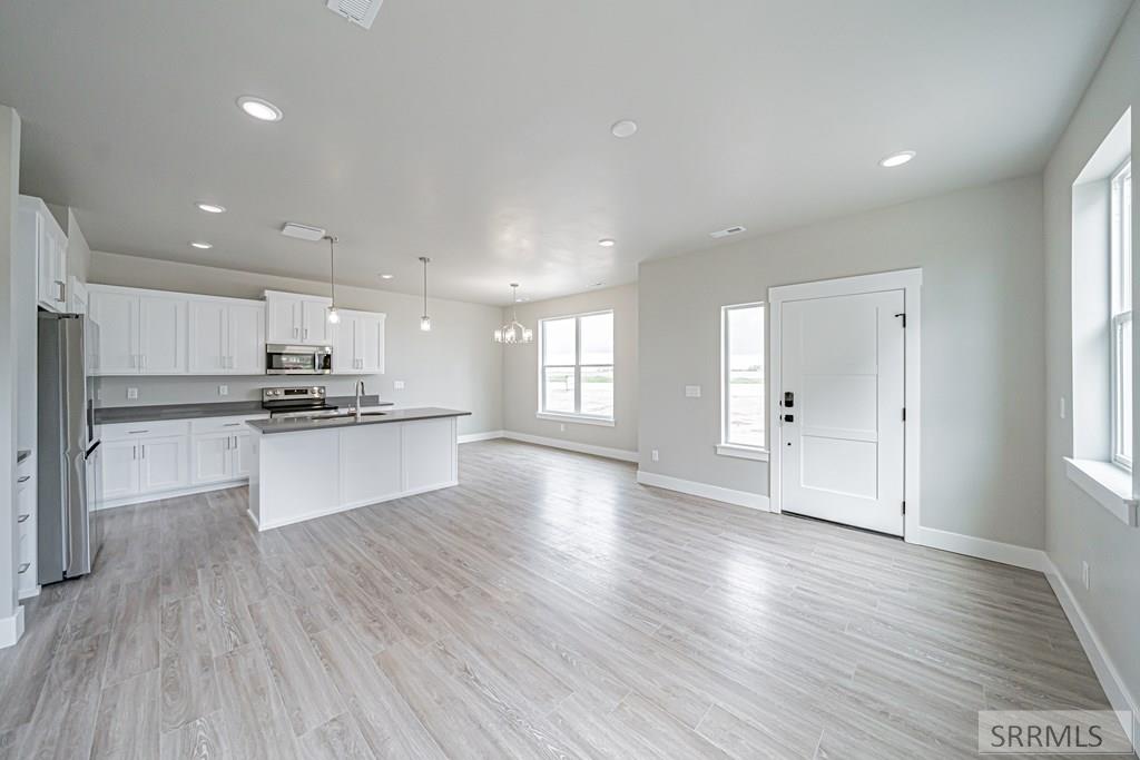 5590 Trueman St # C Property Photo 3