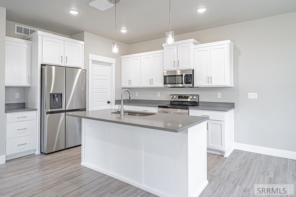 5590 Trueman St # C Property Photo 5