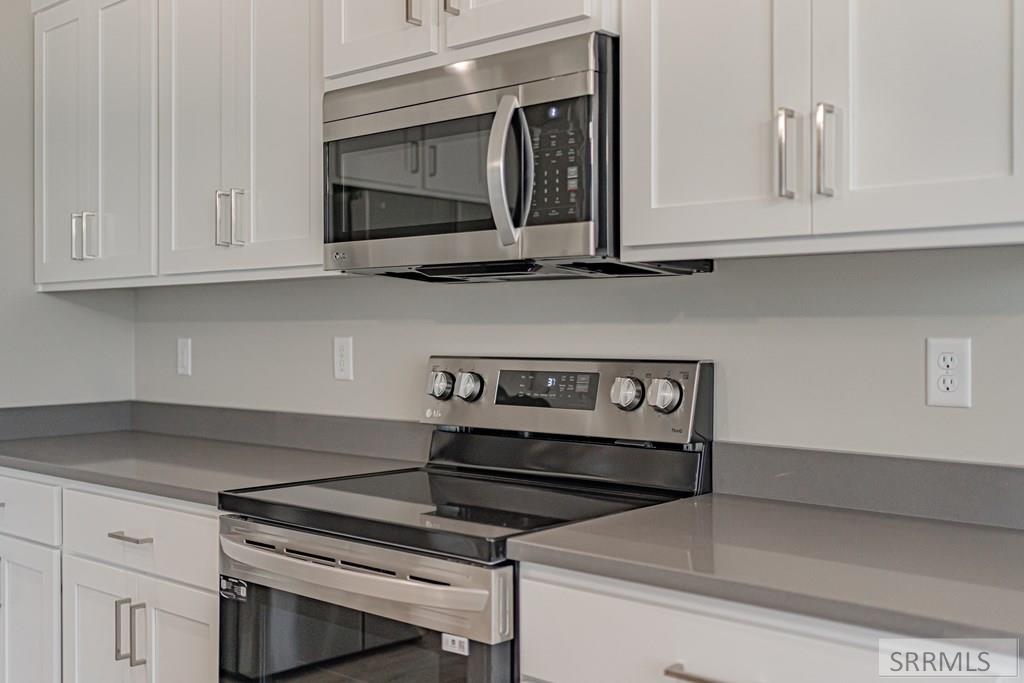 5590 Trueman St # C Property Photo 7