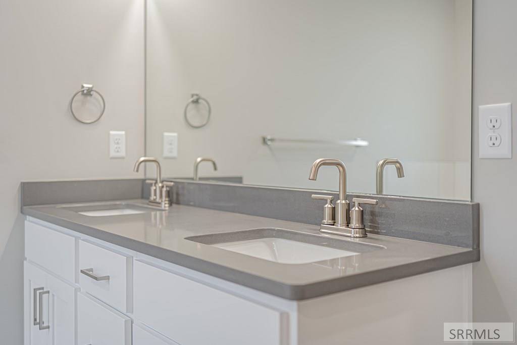 5590 Trueman St # C Property Photo 13