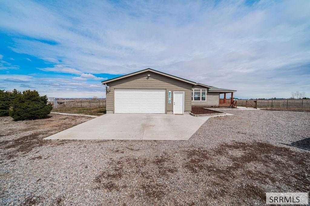 2821 E 700 N Property Photo 4