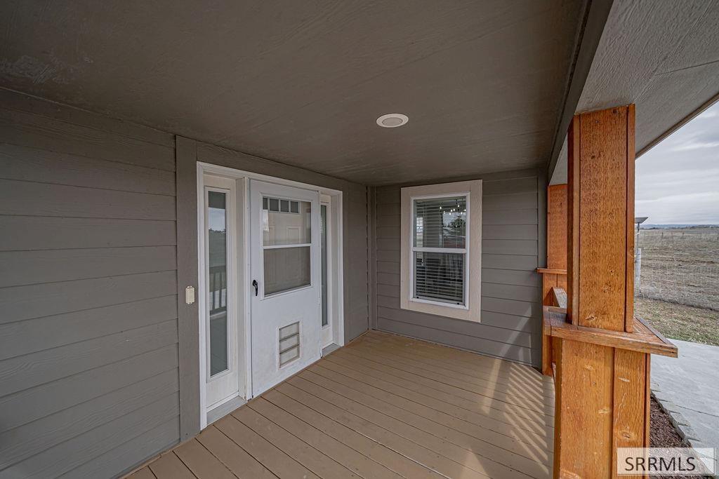 2821 E 700 N Property Photo 6