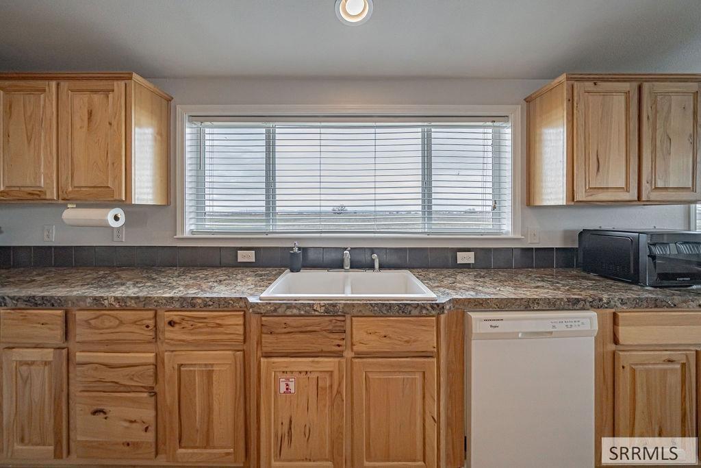2821 E 700 N Property Photo 14