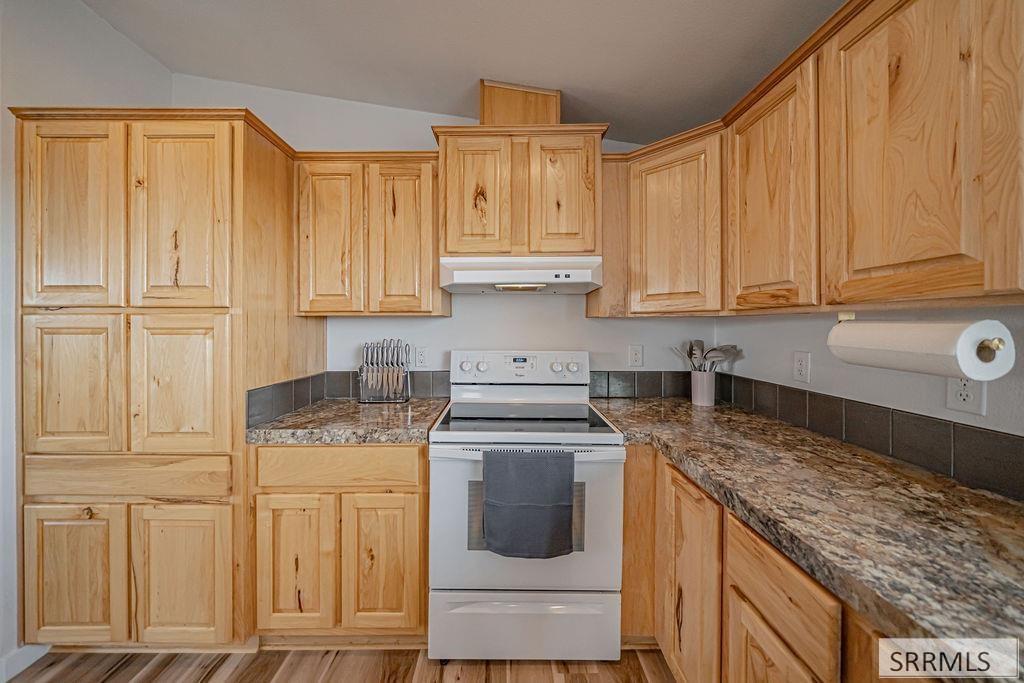 2821 E 700 N Property Photo 16