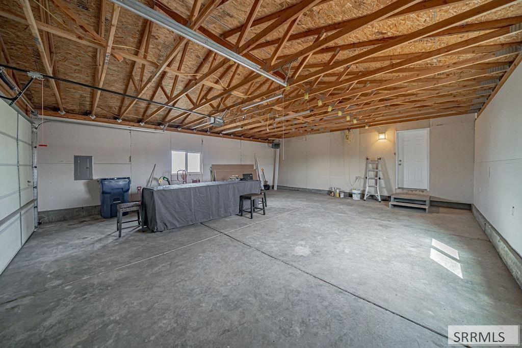 2821 E 700 N Property Photo 32
