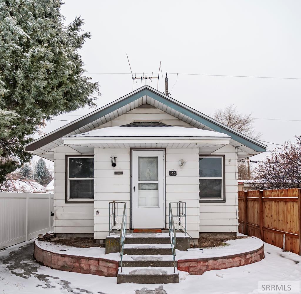 142 2nd Street Property Photo