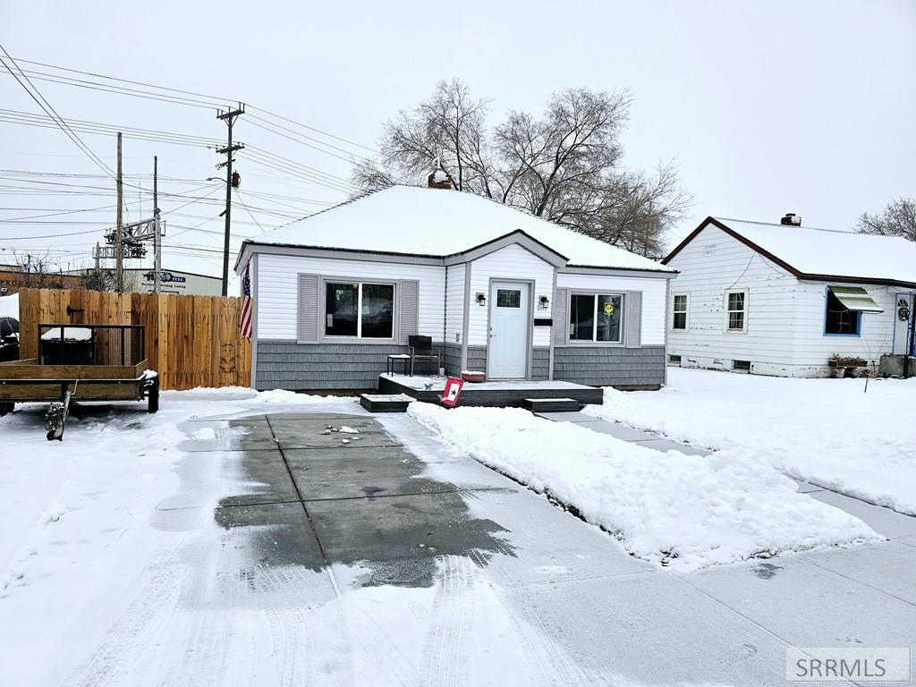 261 Dunbar Drive Property Photo 3