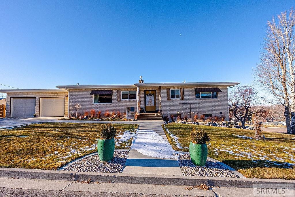 606 Calder Avenue Property Photo