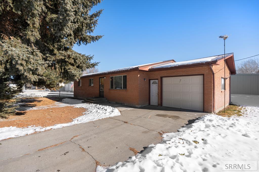 1158 E Harmony Drive Property Photo 1