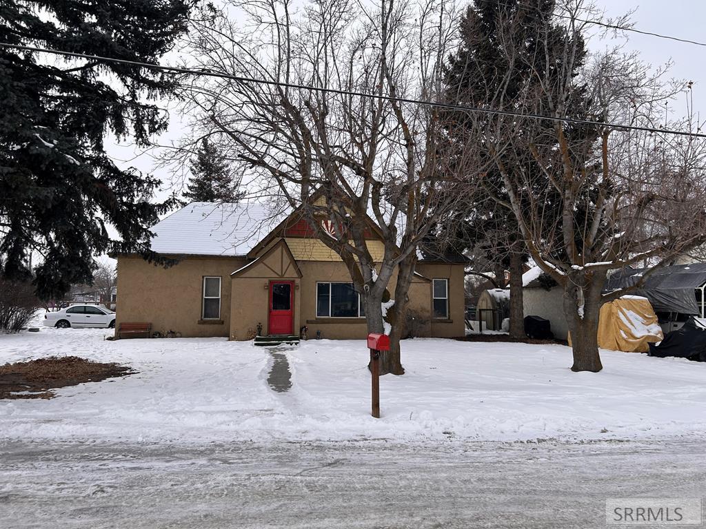 407 Lena Street Property Photo