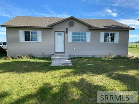 4557 E County Line Road Property Photo