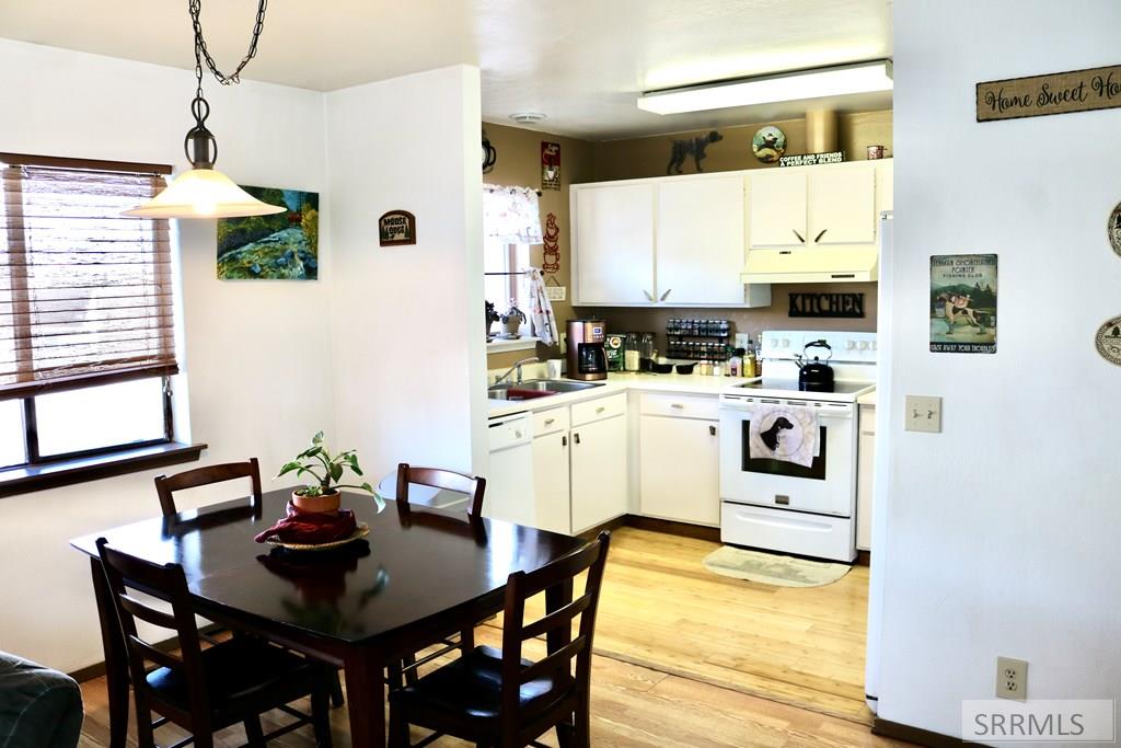 1110 S 10th Street Property Photo 8