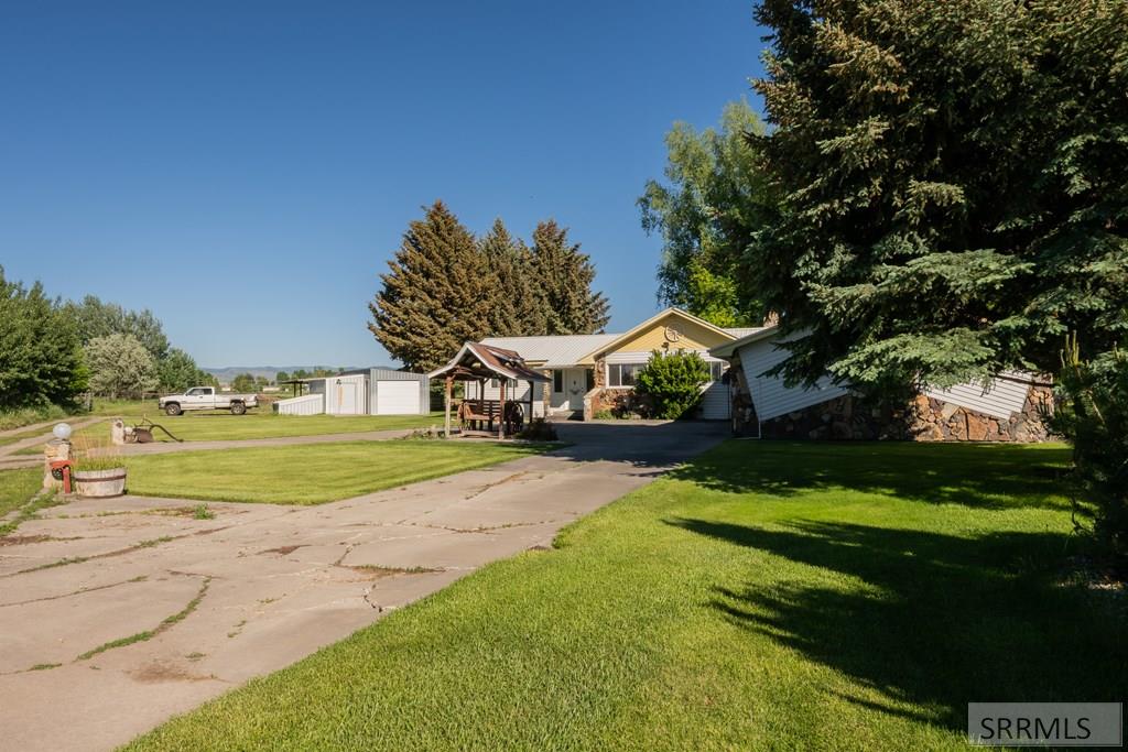 695 N 550 E Property Photo 43