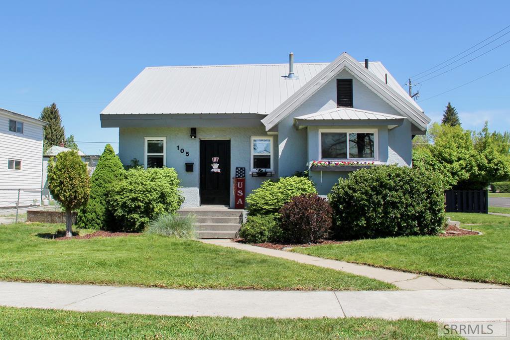 105 W 3rd N Property Photo
