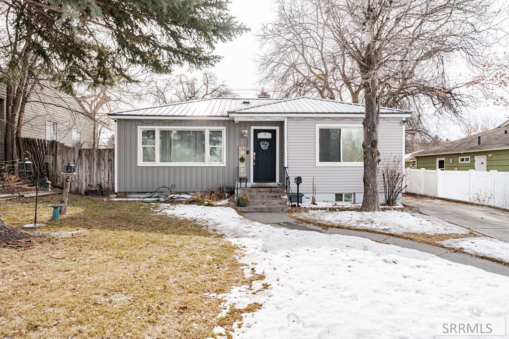 235 W 19th Street Property Photo