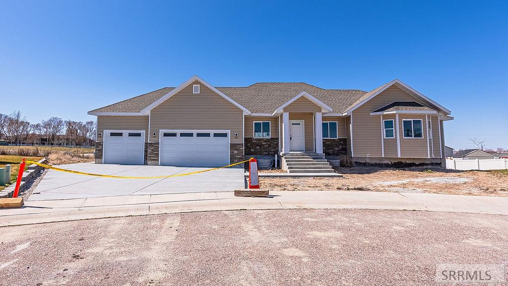 105 Summer Court Property Photo
