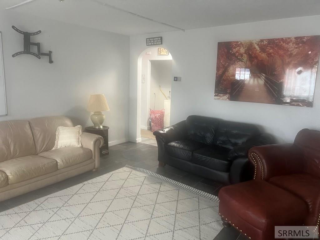 653 S 4th Avenue Property Photo 10