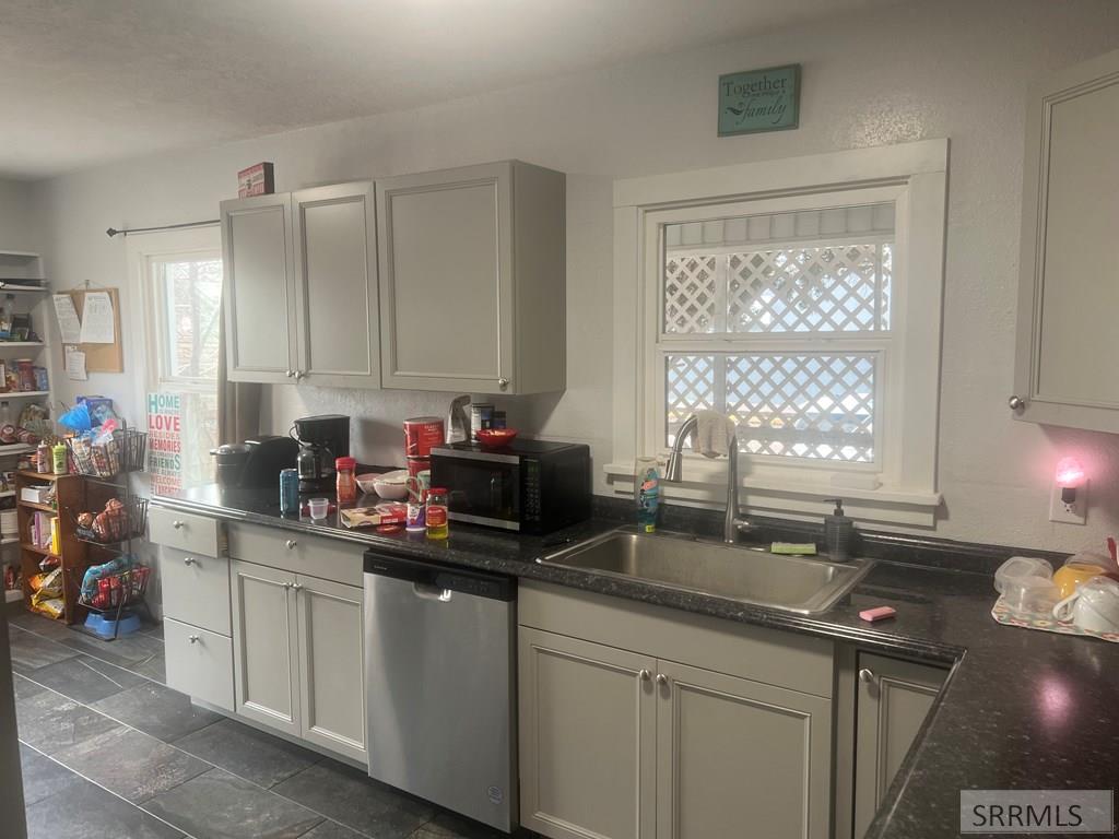 653 S 4th Avenue Property Photo 13