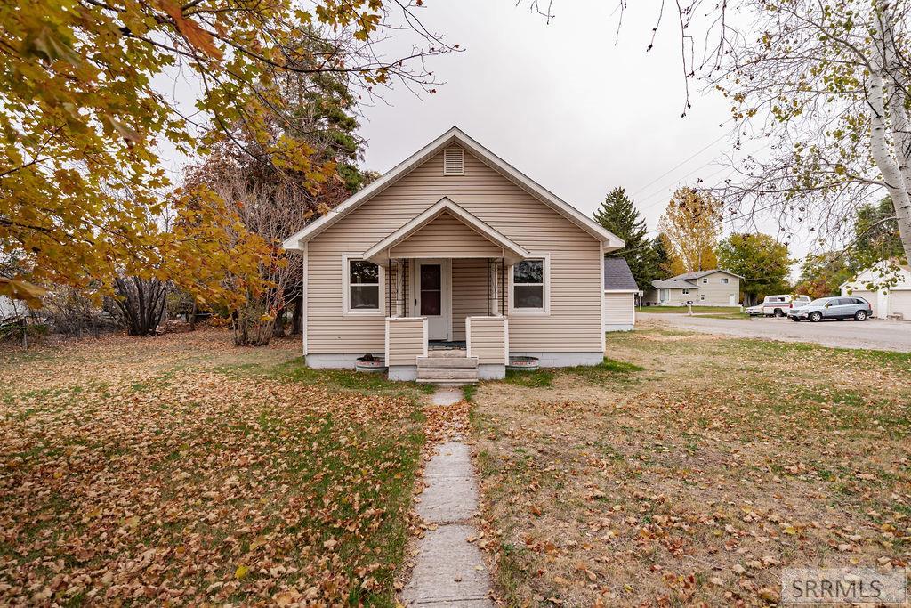 300 Lincoln Property Photo