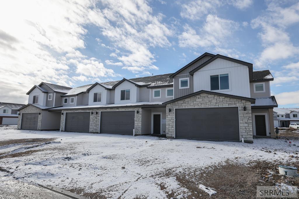 1136 Ashlyn Wy # 3 Property Photo