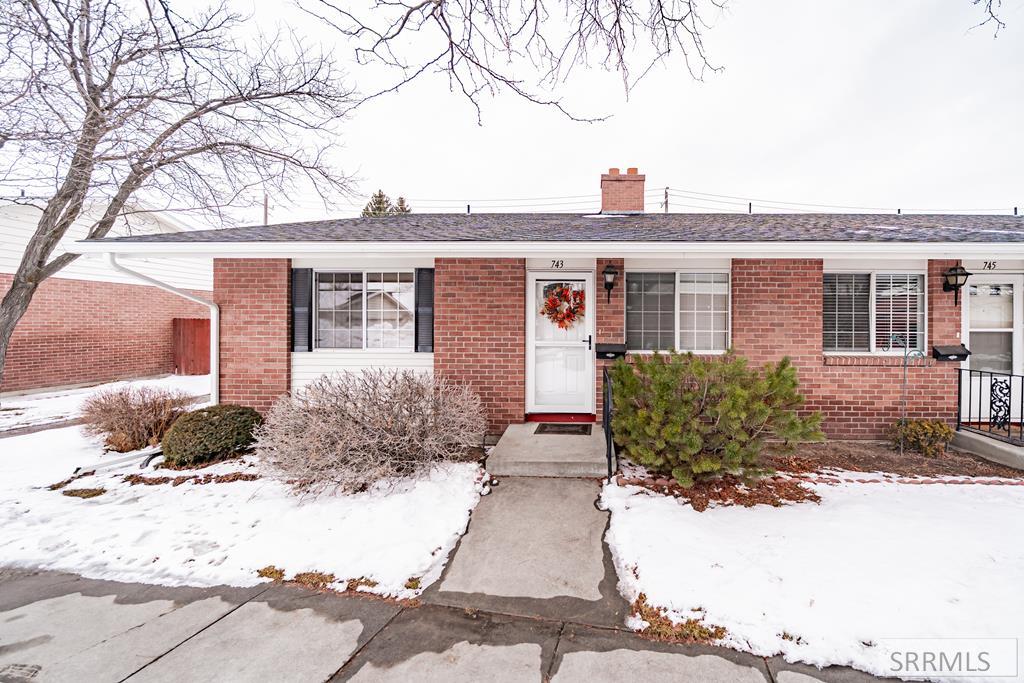 743 Linden Place Property Photo