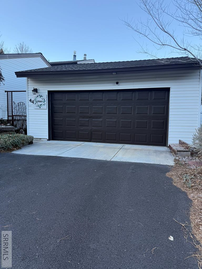44 Cedar Hills Drive Property Photo