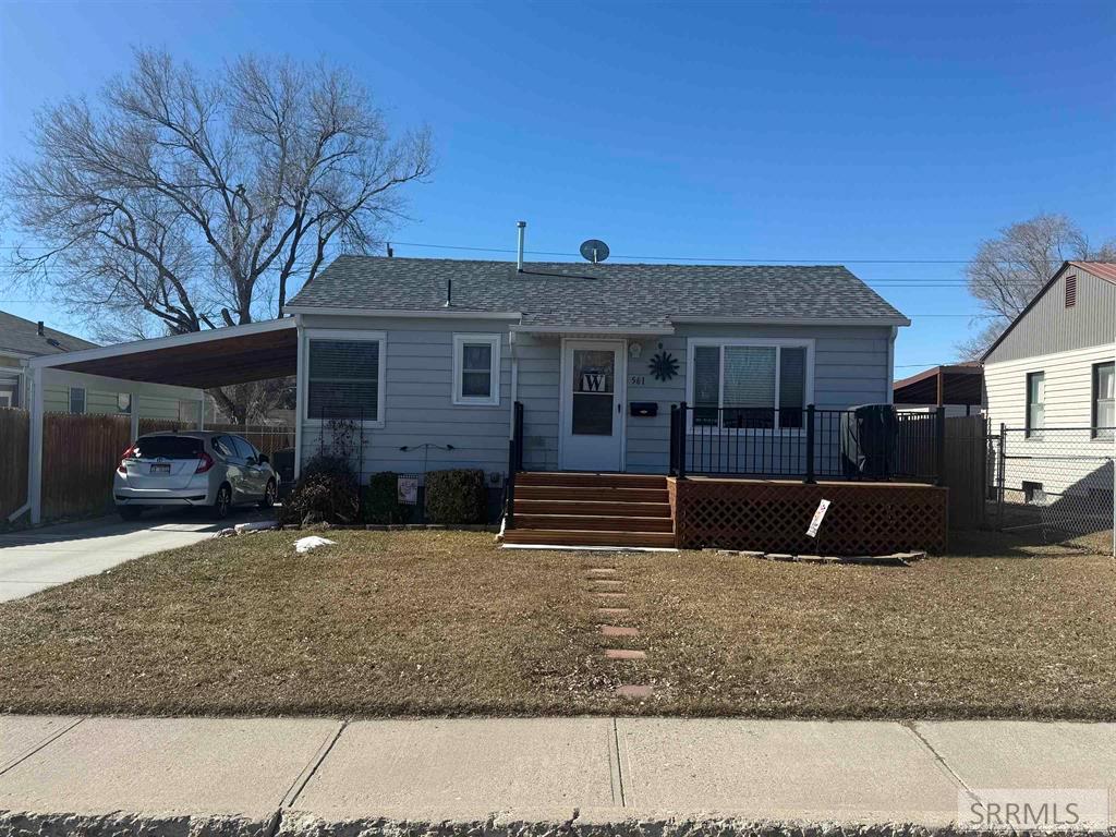 561 Willard Ave Property Photo