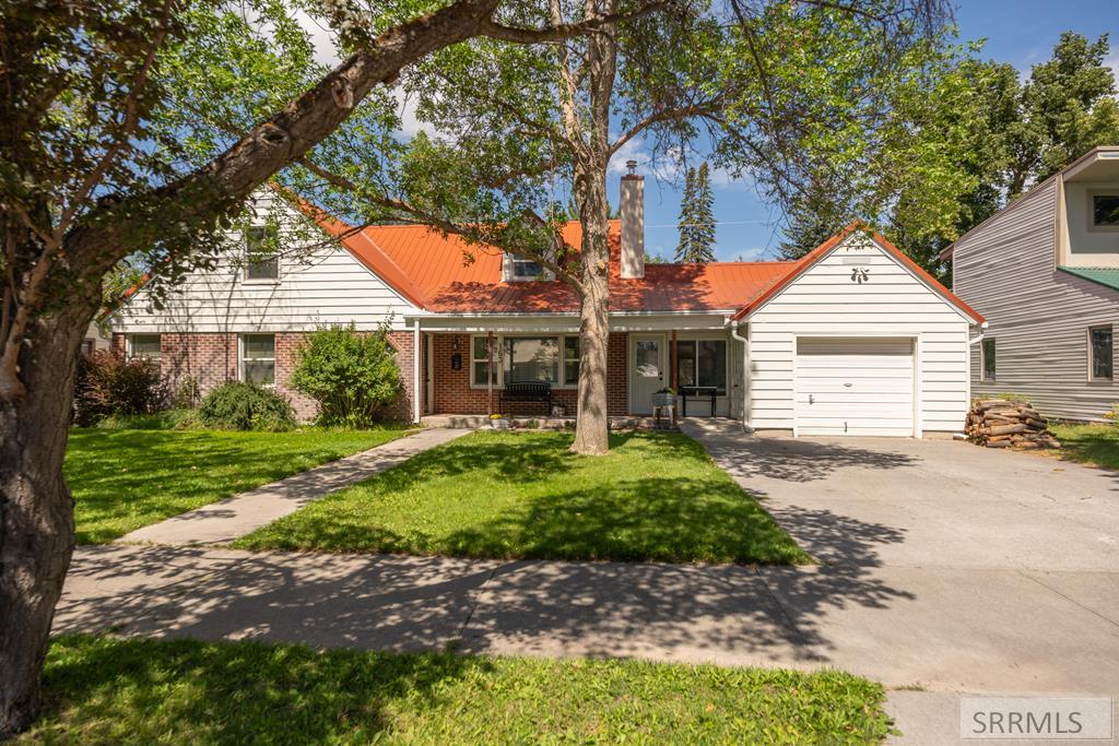 163 E 24th Street Property Photo