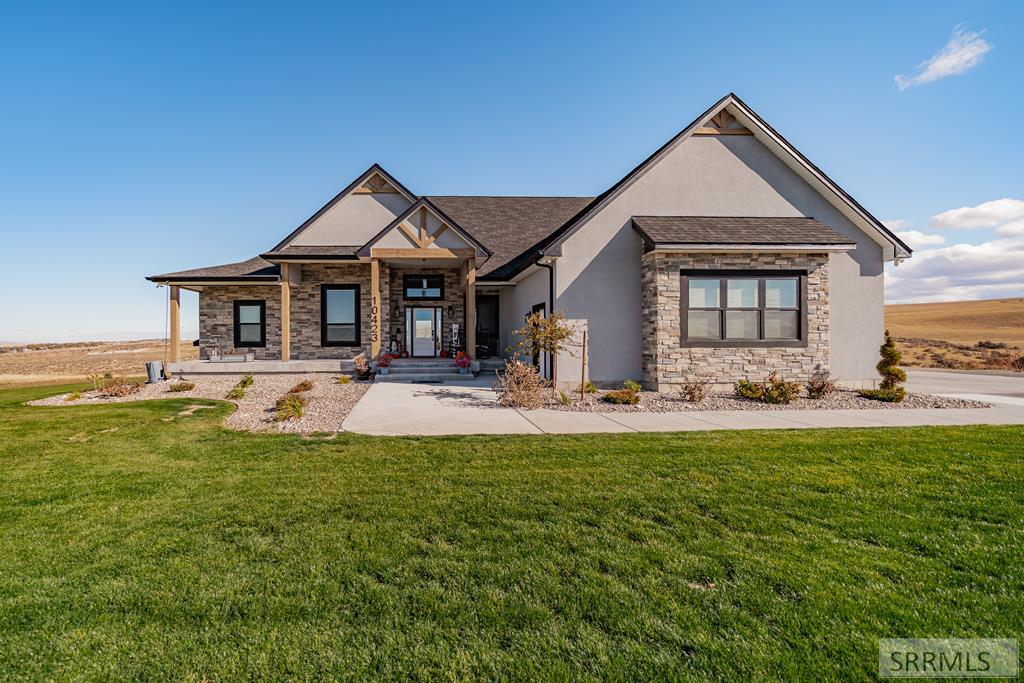 10423 Henry Creek Road Property Photo 1