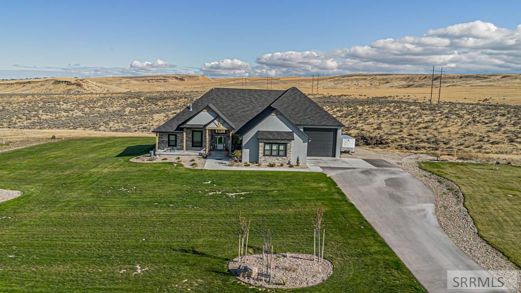10423 Henry Creek Road Property Photo 4