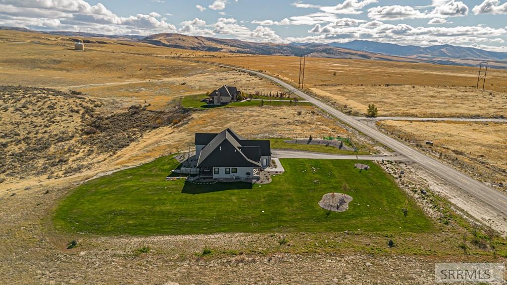 10423 Henry Creek Road Property Photo 8
