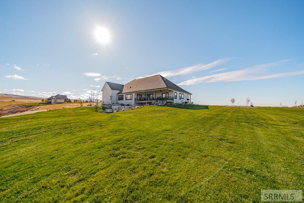 10423 Henry Creek Road Property Photo 13
