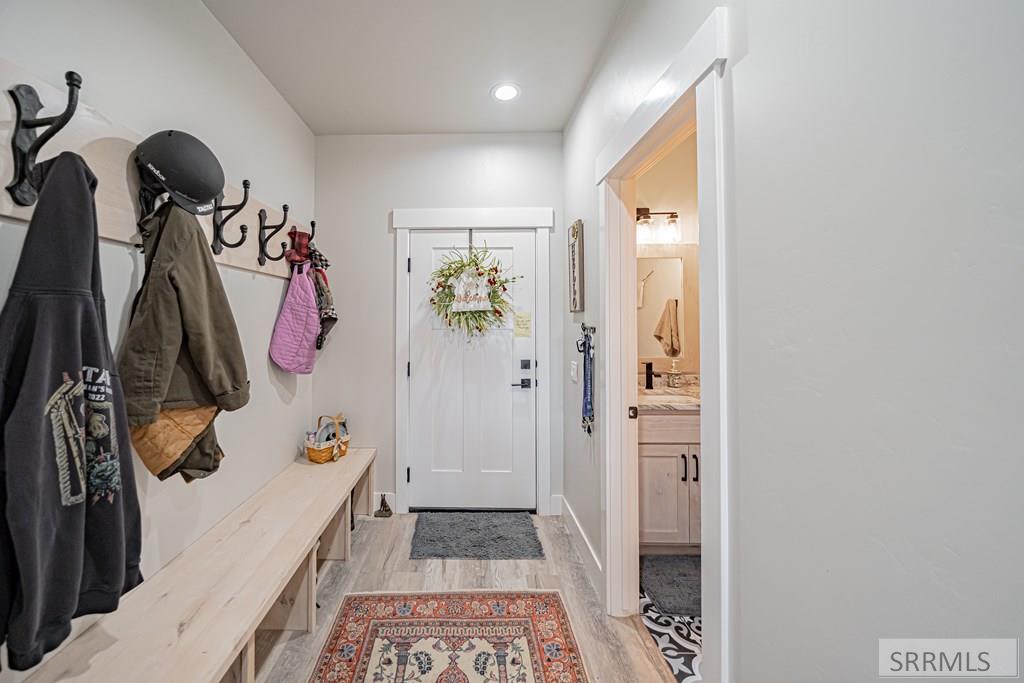 10423 Henry Creek Road Property Photo 40