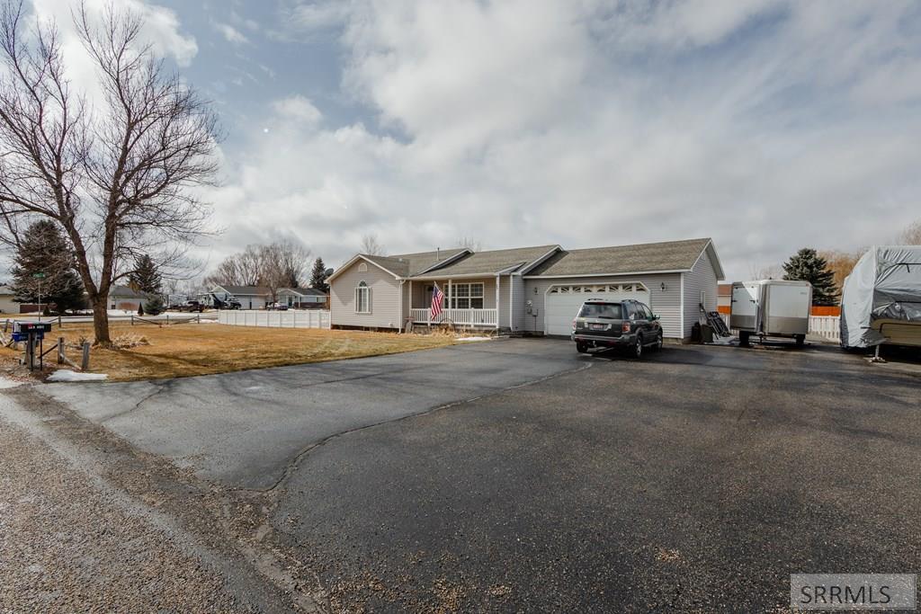 233 N 4125 E Property Photo