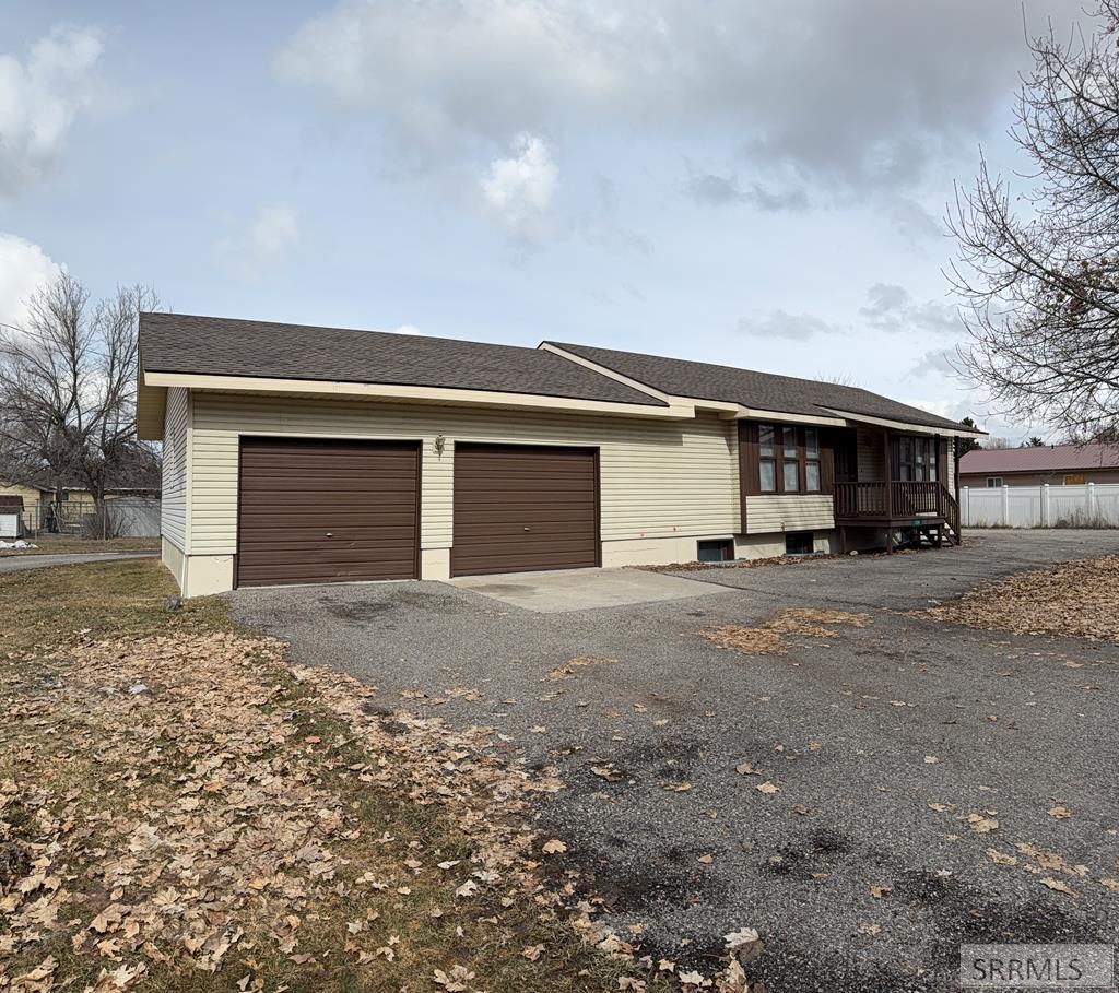529 W Center Street Property Photo
