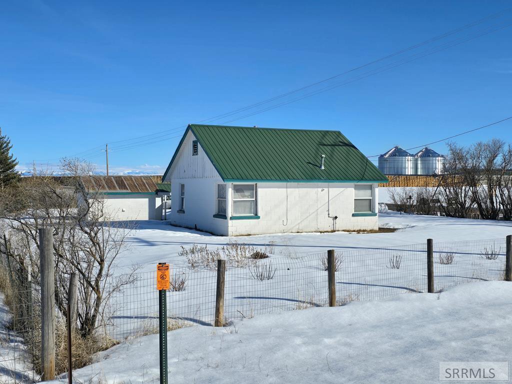2403 E 400 N Property Photo