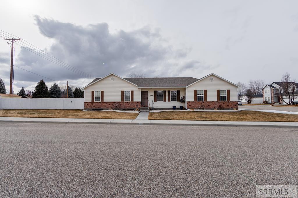 4860 Cumberland Drive Property Photo