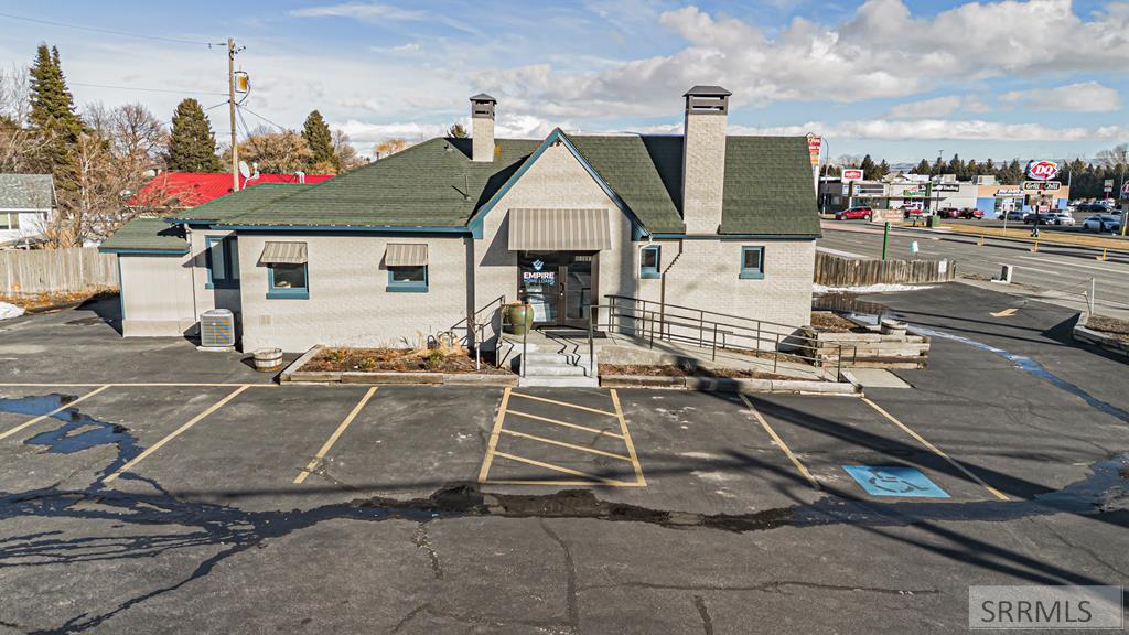 1505 17th E Property Photo 1