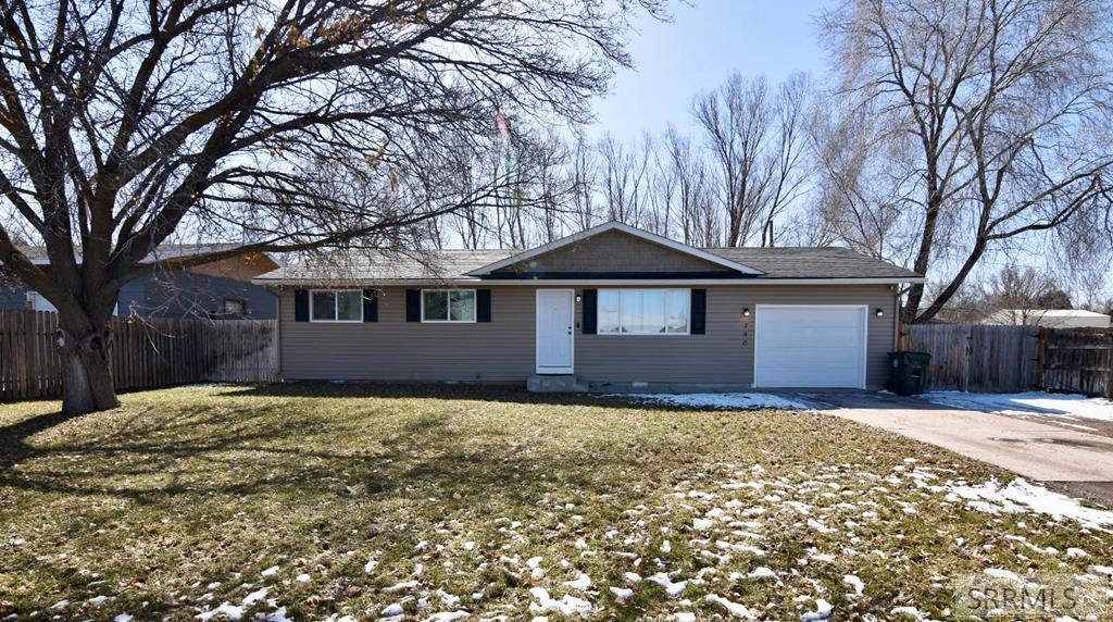740 Hoff Drive Property Photo