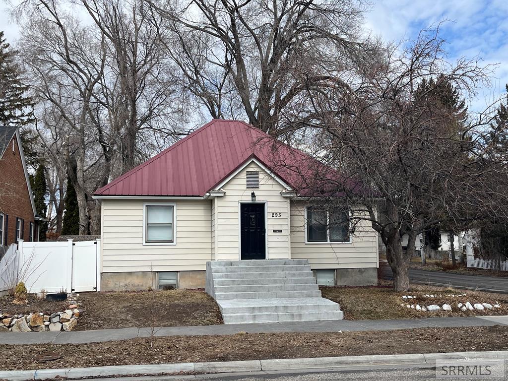295 7th Street Property Photo
