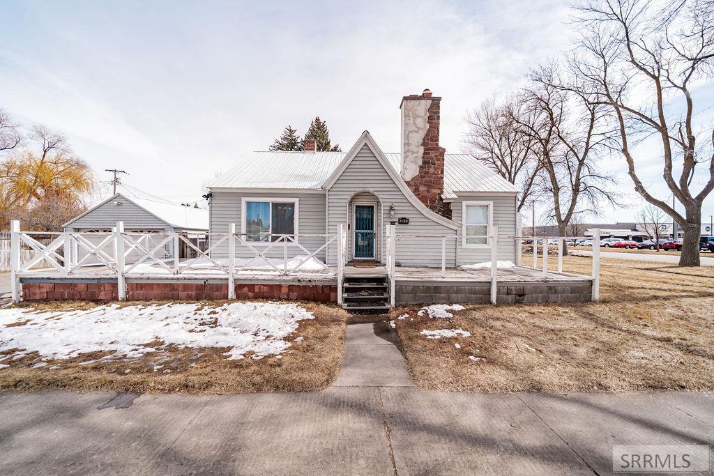 200 N State Street Property Photo